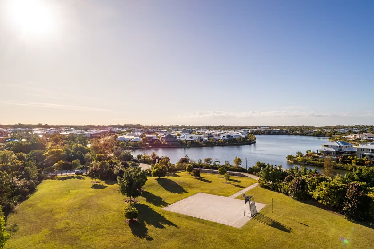 Lakeside Residences thumbnail 3